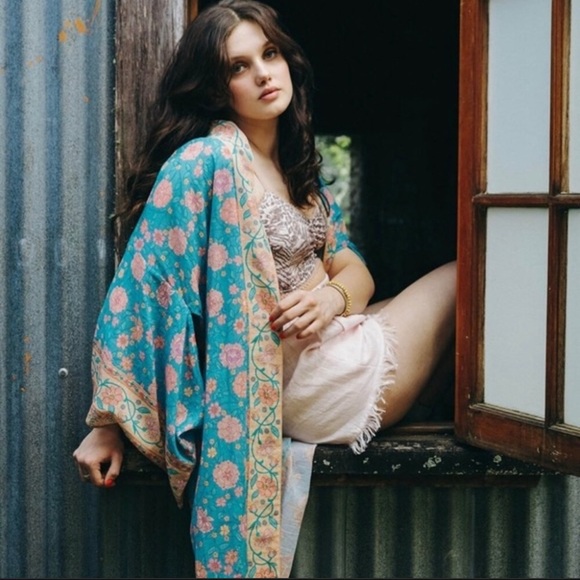 Spell Love Story Midi Robe / Kimono - Picture 11 of 15